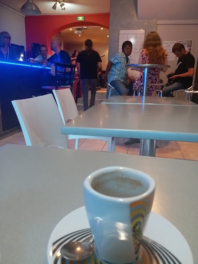 Au Cafe in', Café à Sainte-Marie-aux-Chênes