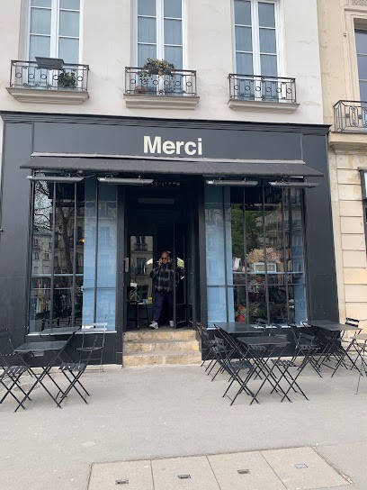 Used Book Café, Café à Paris 03