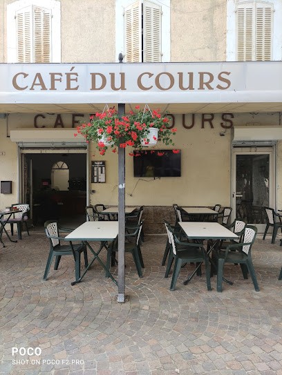 Café du Cours, Café à Entrecasteaux