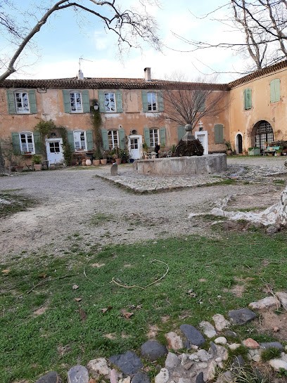 A L’ombre Du Platane, Café à Villeneuvette