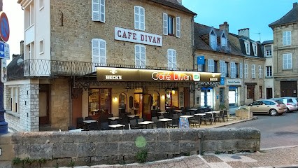 Cafe Divan, Café à Gourdon