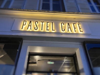 Pastel Café, Café à Compiègne