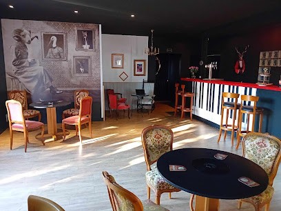 Le Fil Rouge, Café à Chabanais