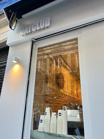 Dayclub Sandwich & Coffee Café à Paris 09