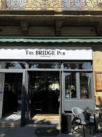 The Bridge Pub Café à Sommières