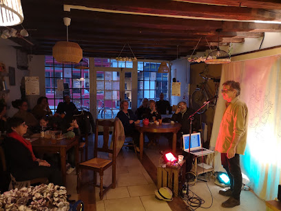 Au Café Suspendu Café à la Charité-sur-Loire