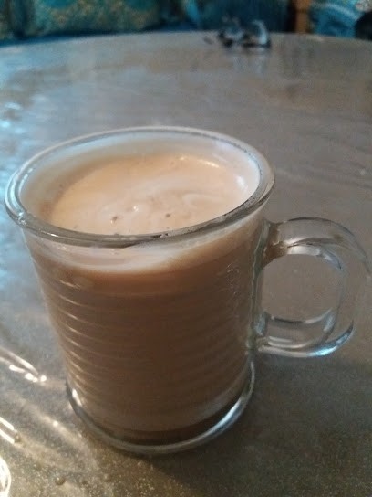 El Makhloufi Sakina, Café à Orange