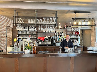 Café De La Paix., Café à Poissy