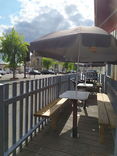 Café de la Paix, Café à Pont-l'Abbé-d'Arnoult