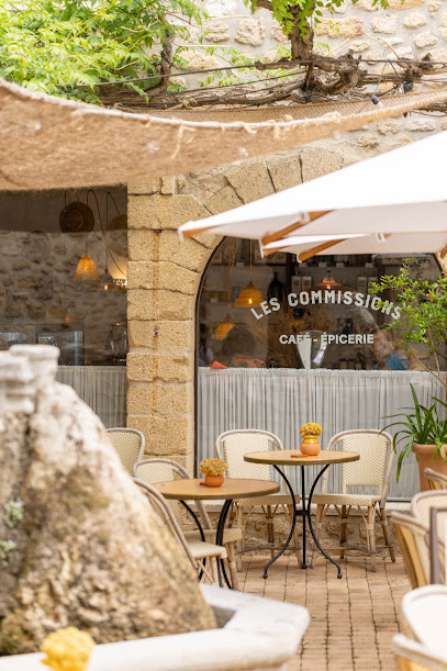 Les Commissions, Café-Épicerie Café à Lourmarin