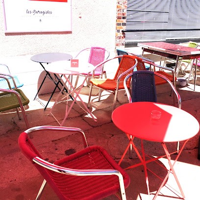 Les Garagistes, Café à Saint-Florentin