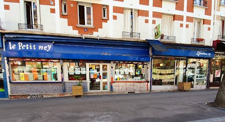 Le Petit Ney, Café à Paris 18