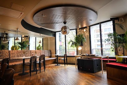 Mezzanine, Café à Paris 18