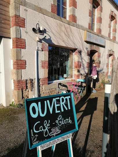 Café Librairie Le Café Qui Cause, Café à Quistinic