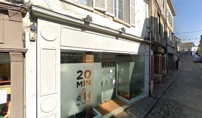 La Pause II, Café à Senlis