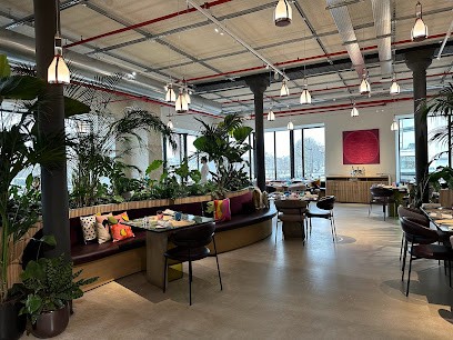 Maxime Frédéric Chez Louis Vuitton, Café à Paris 01