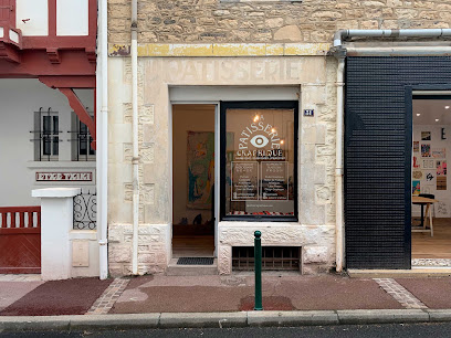 La Pâtisserie Graphique Galerie Café Atelier D'art Café à Biarritz
