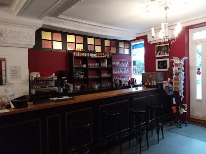 Cafe Culturel Et Associatif Le Chat Pline Café à Thiviers