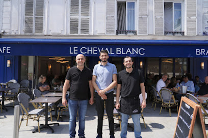 Le Cheval Blanc | Bar Brasserie À Montmorency, Réservation Uniquement Sur Notre Site Web Café à Montmorency