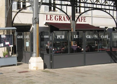 Le Grand Café, Café à Surgères
