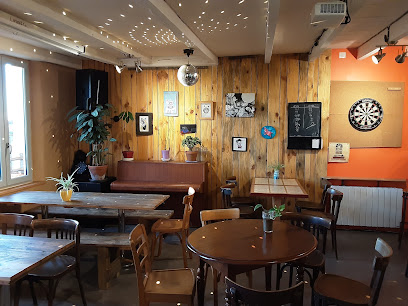 Café Au Bord Du Monde, Café à Salvagnac