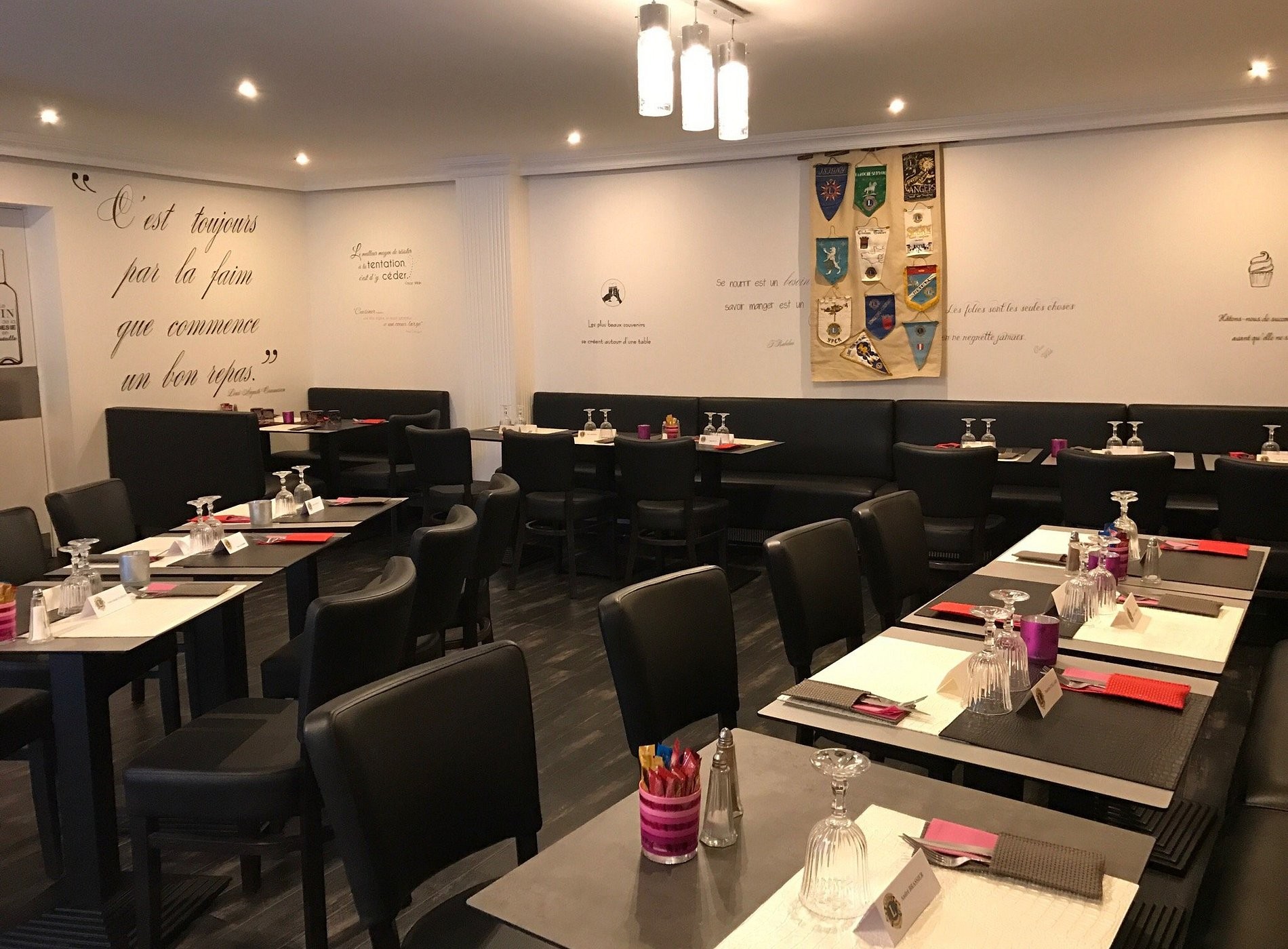 Le Café Piazza, Café à L'Aigle