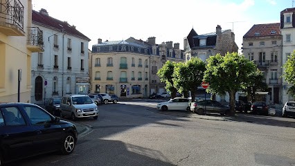 La Chaumière, Café à Verdun