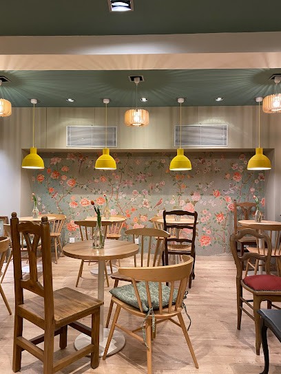 Montagnes Fleuries, Café à Chambéry