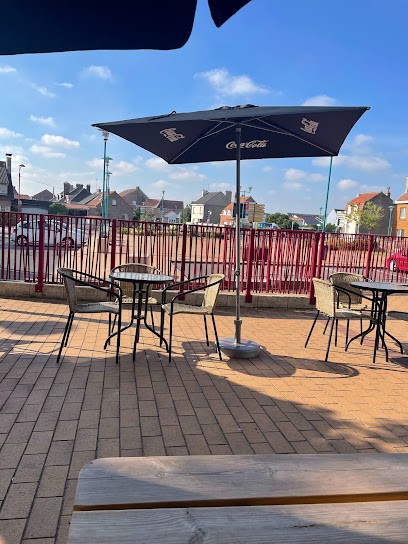 La cabane aux délices, Café à Zuydcoote