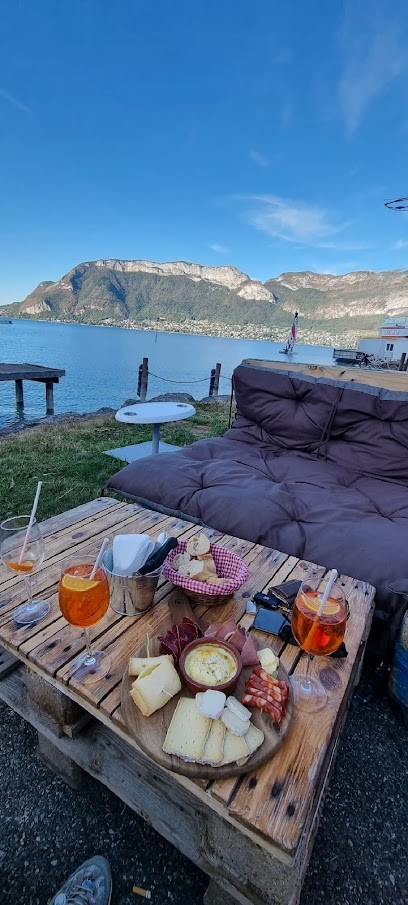 Nautic Café, Café à Sevrier