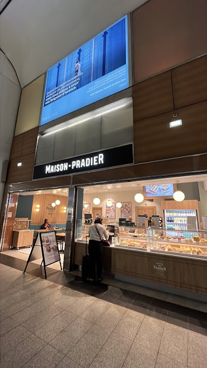 Maison Pradier, Café à Villeneuve-l'Archevêque